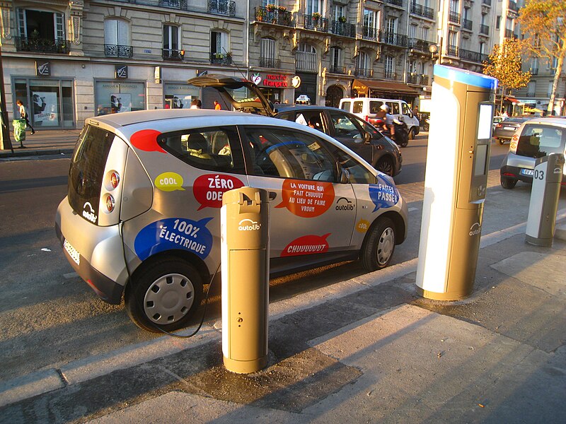 Station Autolib' sur le boulevard Diderot, Paris 12e arrondissement, France (illustration) / © DR