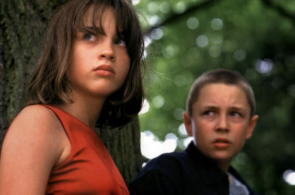 Adele Haenel et Vincent Rottiers, dans « Les Diables » en 2002